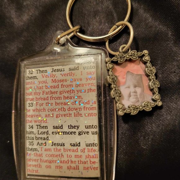 Bible Scripture Keychain with Lamb and Miniature Frame Pendant with Pocket Bible - Picture 3 of 4